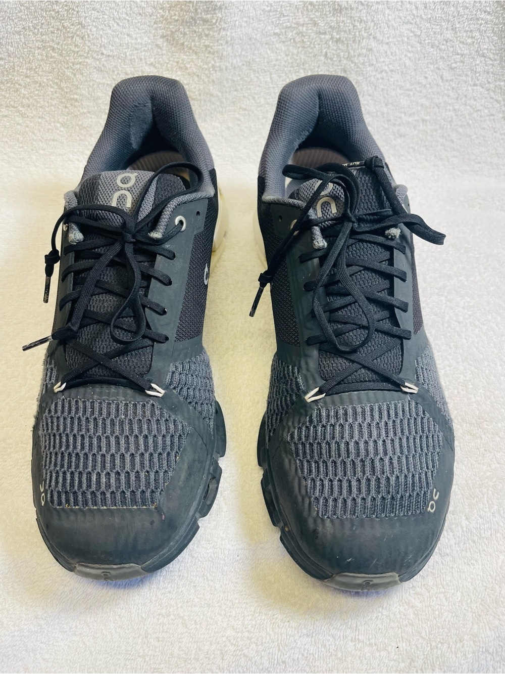 On Running On Cloud Men’s Athletic Shoes Size 12.5